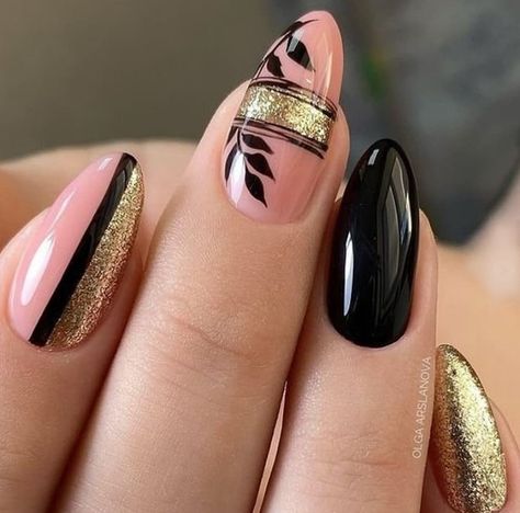 Almond Nail Ideas, Bright Nail Art, Wedding Nails Glitter, Art Deco Nails, Rose Nail Art, Gel Nail Art Designs, Dot Nail Art, Gel Acrylic Nails, Trendy Nail Art Designs