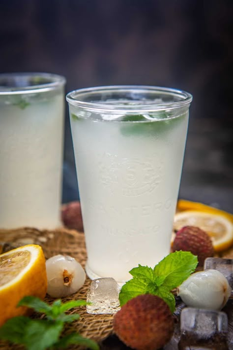 Litchi Lemonade Recipe (Step by Step + Video) - Whiskaffair Litchi Recipes, Lychee Lemonade, Classic Lemonade Recipe, Litchi Fruit, Asian Drinks, Soft Drinks Recipes, Lemonade Drink, Recipe Step By Step, Summer Drink Recipes