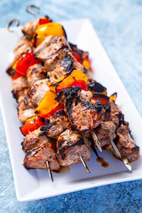 Grilled Beef Kabobs, Shishkabobs Recipe, Turkish Lamb, Turkish Recipe, Striploin Steak, Turkish Kebab, Lamb Kebabs, Lamb Skewers, Kebab Recipe