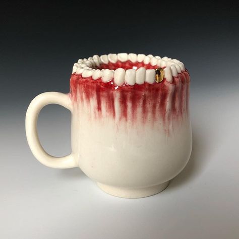 Tooth mug by @forkboyceramics⠀ -⠀ #surrealart #sculptureart #ceramicsculpture #teeth #forkboyceramics #skylarfleming #goldtooth #surrealism Art Bizarre, Teeth Art, Arte Peculiar, Creepy Pictures, Tanah Liat, Keramik Design, Ceramics Pottery Art, Clay Art Projects, Ceramics Ideas Pottery