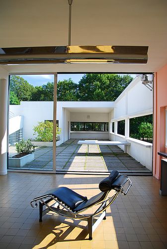 This is my favorite room in the house....Villa Savoye - Le Corbusier #GISSLER #interiordesign Le Corbusier Villa Savoye, Corbusier Furniture, Le Corbusier Designs, Corbusier Architecture, Villa Savoye, Le Corbusier Architecture, Architecture Icons, Walter Gropius, Famous Architects