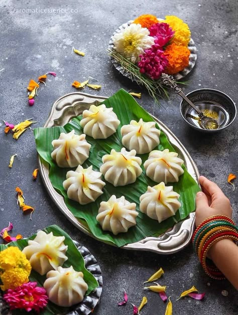 Ukdiche Modak Recipe, Ukadiche Modak Recipe, Modak Sweet Photography, Modak Recipe Ganesha, Modak Indian Sweet, Ganpati Modak, Desi Festival, Modak Sweet, Ukdiche Modak