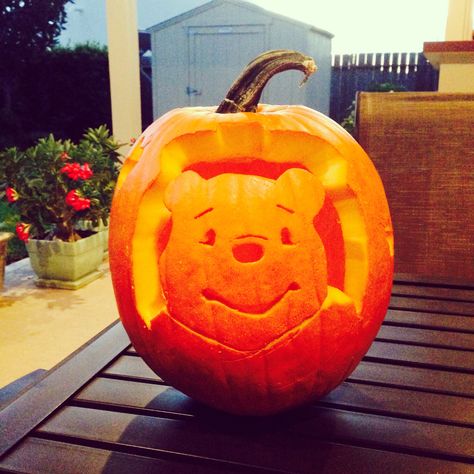 Teddy Bear Pumpkin Carving, Pumpkin Carving Ideas Princess, Pumpkin Carving Ideas Winnie The Pooh, Pooh Pumpkin Carving, Winnie The Pooh Pumpkin Carving, Halloween Sablon, Bear Pumpkin Carving, Pooh Pumpkin, Pumpkin Competition