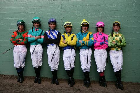 Their job description says they have to wear a helmet so they wear the brightest ones they can! Apparently they think it's cool to draw attention to your helmet! #WhyIWearAHelmet Jockey Outfit, Jockey Costume, Ky Derby, Derby Outfits, Run For The Roses, Belmont Stakes, Thoroughbred Horse Racing, Diy Kostüm, Sport Of Kings