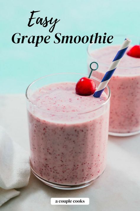 Grape Smoothie, Smoothie Protein, Protein Powder Smoothie, Coconut Milk Chocolate, Comidas Fit, Smoothie Flavors, A Couple Cooks, Frozen Grapes, Grape Recipes