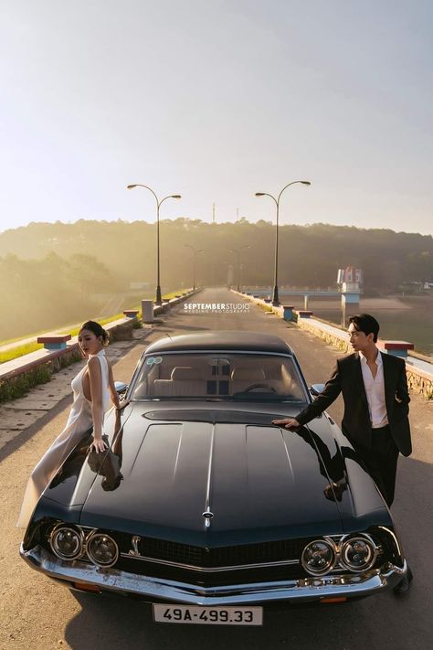 Car Prewedding Photoshoot, Prewedding Car, Couple In Car, Prenup Photos Ideas, Korean Prewedding, Prenuptial Photoshoot, Pre Wedding Shoot Ideas, Pre Wedding Poses, Couple Picture Poses