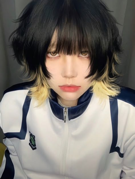 Bachira Meguru Hairstyle, Bachira Haircut, Anime Haircuts In Real Life, Fish Hairstyles, Braid Styles Short Hair, Bachira Hairstyle, Hairstyles For Characters, Anime Haircut, Best Cosplay Ever