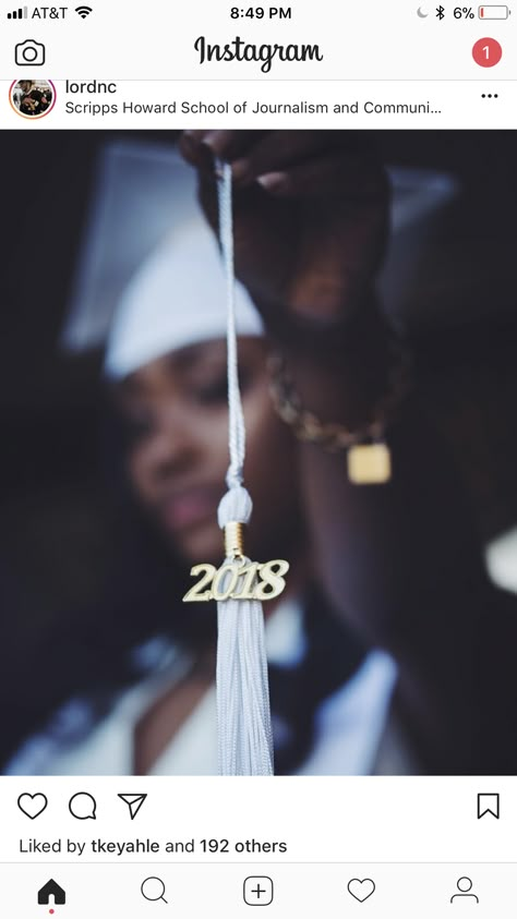 College Grad Pictures, High School Graduation Pictures, Grad Picture Ideas, Graduation Pic Ideas, Cap And Gown Pictures, Nursing Graduation Pictures, College Graduation Pictures Poses, College Graduation Photoshoot, Grad Photography