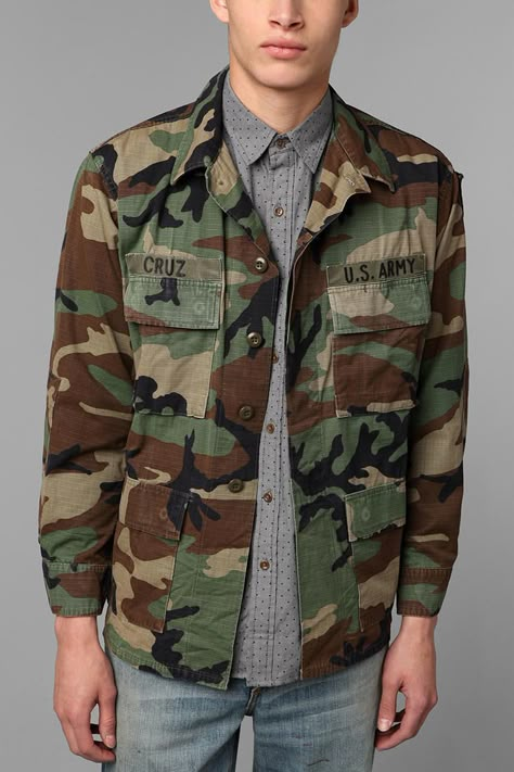 Army Fatigue Jacket, Military Jacket Men, Army Outfit, Army Clothing, Coats Outfit, Jacket Men Fashion, Military Clothes, Military Outfits, Urban Jacket