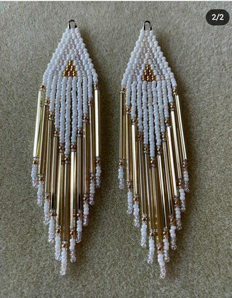 Beaded Earrings With Bugle Beads, Brickstitch Earring Patterns, Diy Beaded Earrings Tutorials, Diy Elegant Earrings, Bugle Bead Earrings, Fringe Earring Pattern, Fringe Beaded Earrings, Anting Manik, Diy Seed Bead Earrings