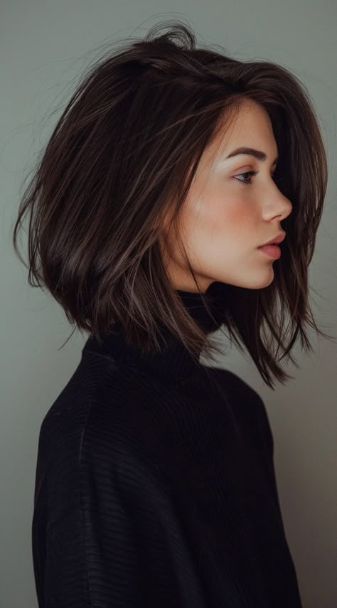 47 Stacked Bob Hairstyles for Fine Hair: Volume and Elegance Very Short Bob Hairstyles, Rambut Brunette, Stacked Bob Hairstyles, Haircut 2024, Haircuts For Medium Length Hair, Stacked Bob, Medium Bob Hairstyles, Hairstyles For Fine Hair, Bob Hairstyles For Fine Hair