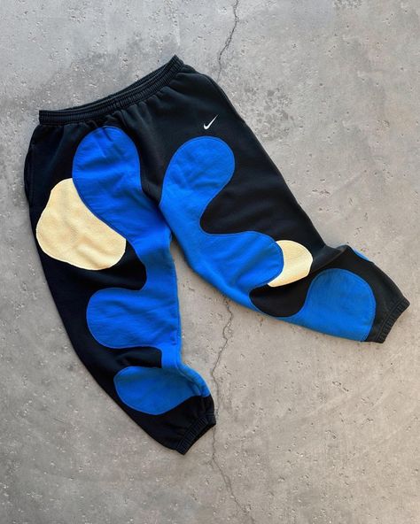 Reworked Cargo Pants, Reworked Sweatpants, Nike Reworked, Reworked Clothes, Reworked Fashion, Clothes Upcycle, Diy Gym, Hoodie Refashion, Blue Outfits