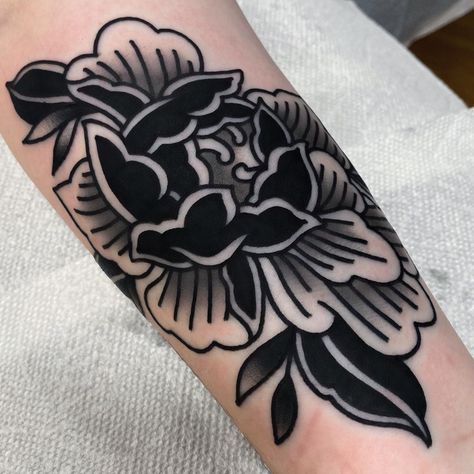 Black White Peony Tattoo, Black Peony Tattoo Traditional, Black And Gray Peony Tattoo, Black Traditional Flower Tattoo, American Traditional Magnolia Tattoo, Ornamental Peony Tattoo, Dark Peony Tattoo, Traditional Flower Tattoo Black, Black Out Flower Tattoo