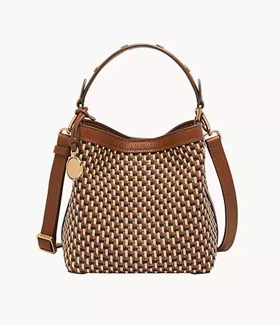 : A stylish and functional bucket bag perfect for everyday wear. #JessieSmallBucket #BucketBag #Fashion Female Outfit Ideas, Classic Fashion Pieces, B Day Gifts, Weekend Bags, Trendy Purses, Gifts For Students, Elizabeth James, Nike Fashion Shoes, Small Buckets