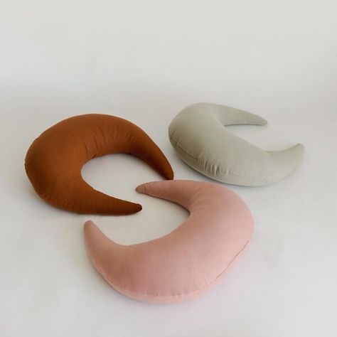 How to Create the Perfect Modern Nursery, According to a Maternity Expert - Dwell Baby Lounger Pillow, Best Nursing Pillow, Snuggle Me, Nursing Bottle, Happy Black Friday, Baby Wishlist, Feeding Pillow, Toddler Pillow, Nursing Pillows