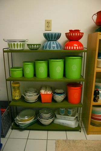 Pyrex, Cathrineholm, Tupperware and Lotus Bowls! by Jeni Baker, via Flickr  OMG I was so into Pyrex and Tupperware.  Tupperware parties were a social event! Tupperware Display Ideas, Tupperware Aesthetic, Counter Styling, Kitchen Counter Styling, Mid Century Modern Dishes, Pyrex Display, Bunny Food, Tupperware Canisters, Retro Kitchenware