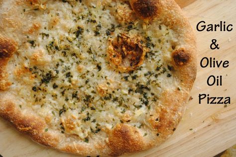 Garlic and Olive Oil Pizza (Aglio e Olio Pizza) Olive Oil Pizza Sauce, Oil Pizza Sauce, Roasted Garlic Olive Oil, Olive Oil Pizza, Salad Appetizer Cups, White Pizza Recipes, Garlic Pizza, Garlic And Olive Oil, Aglio E Olio