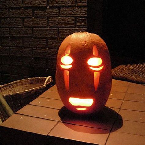 45 Studio Ghibli-Inspired Halloween Pumpkins That People Carved To Pay Tribute To Their Favorite Characters Cute Pumpkin Carving, Pumkin Carving, Halloween Pumpkin Carving Stencils, Halloween Decor Diy, Creative Pumpkin Carving, Scary Pumpkin Carving, Pumpkin Carving Designs, Pumpkin Carving Ideas, Halloween Pumpkin Designs