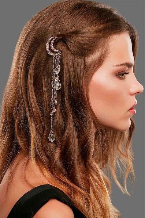 Hair Barrettes For Long Hairstyles ❤ Achieve a boho look or a super elegant one wearing hair barrettes. Look through our gallery of ideas to find out the ways how to wear them. #hairbarrettes #lovehairstyles #hair #hairstyles #haircuts Barrette Hairstyle, Hair Barrettes Hairstyles, Hairstyles With Barrettes, Beyonce Hair, Unique Hair Accessories, Estilo Hippie, Athletic Hairstyles, Hair Pictures, Elegant Hairstyles