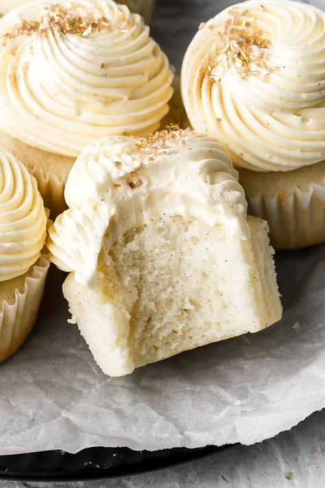 Buttercream Frosting Not Too Sweet, Frosting Not Too Sweet, Vanilla Bean Cupcakes, Vanilla Cupcake Recipe, Buttercream Cupcakes, Vanilla Buttercream Frosting, Gourmet Cupcakes, Vanilla Cake Recipe, Cupcake Flavors