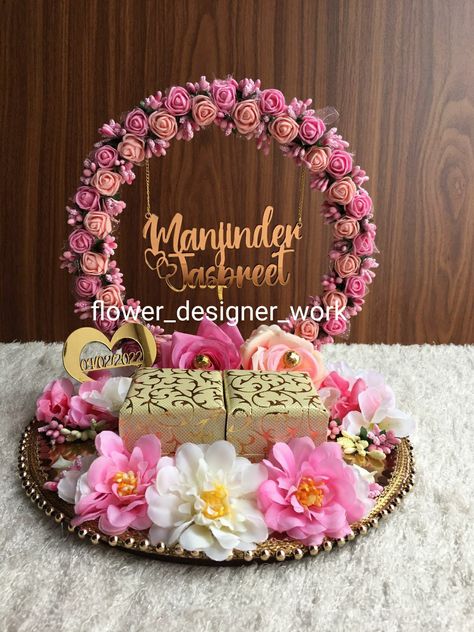 Ring Decoration Ideas Engagement, Arathi Plates Indian Weddings, Ring Ceremony Thali Decoration, Ring Platter For Engagement, Wedding Arathi Plates, Engejment Ring Plate Decoration, Ring Stand Decoration For Engagement, Ring Thali Decoration, Engagement Thali Decoration