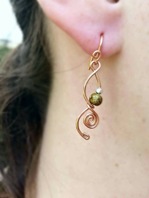 Small Beaded Earrings, Swirly Earrings, Wire Jewelry Earrings, Wire Jewelry Patterns, Wire Wrap Jewelry Designs, Wire Wrapped Jewelry Diy, Brown Earrings, Wire Jewelry Designs, Earrings Wire