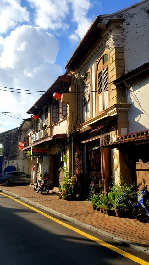 Malaysia Old Building, Malaysia Street Aesthetic, Malaysia Street Photography, Malacca Aesthetic, Malay Aesthetic, Malaysian Aesthetic, Malaysia Building, Malaysia House, Malaysia Photography