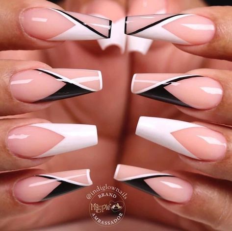 Neutral Nail Art Designs, Almond Acrylic Nails Designs, Ring Finger Nails, Latest Nail Designs, Peach Nails, Wow Nails, Fancy Nails Designs, Lines On Nails, Dope Nail Designs