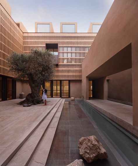 Studio VDGA arranges blocky Dubai home around sequence of courtyards Homes In Dubai, Desert Architecture, Most Beautiful Homes, Dubai Home, Saltbox Houses, White Marble Floor, Sculptural Furniture, Wood Shingles, Vernacular Architecture