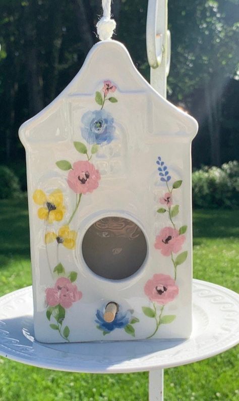 Clay Bird Houses Ceramics, Clay Bird Houses Pottery, Pastel Birdhouse, Ceramic Bird Houses, Cute Birdhouse, Ceramic Bird Feeder, Ceramic Birdhouse, Clay Bird, Upcycle Garden