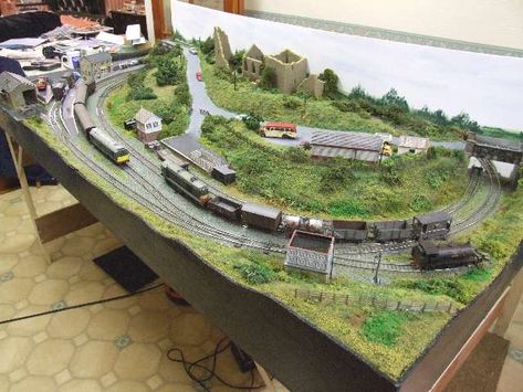 N Scale Train Layout, Ho Train Layouts, Ho Scale Train Layout, N Scale Model Trains, 00 Gauge, Ho Model Trains, Model Railway Track Plans, Toy Trains Set, Train Table