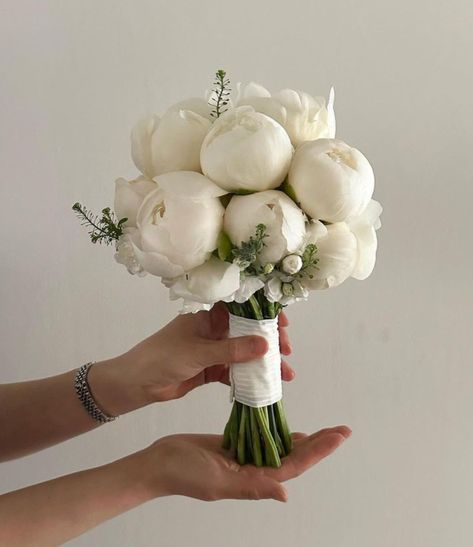 Fluffy White Bridal Bouquet, Flowers Bouquet Wedding Elegant, Petit Wedding Bouquet, Dainty White Bouquet, Modern Rustic Wedding Bouquet, Peonies And Gypsophilia, Simple Elegant Bouquet Wedding, Mini Peony Bouquet, White Elegant Wedding Bouquet