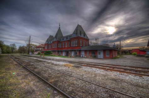 https://flic.kr/p/7Rdqxv | Holly Springs Depot | Train Depot at Holly Springs Mississippi.  Site of Van Dorn's raid of December 20, 1862. Holly Springs, MS Holly Springs Mississippi, Matthew 26, Words Of Jesus, Train Depot, The Rooster, Crows, Victorian Homes, Mississippi, Backpacking