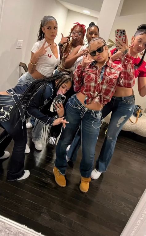 True Religion Jeans Outfit, True Religion Outfits, Fashion School Outfits, Big Latto, Stitch Jeans, 22 Birthday, Sisters Goals, Friend Groups, Squad Pictures