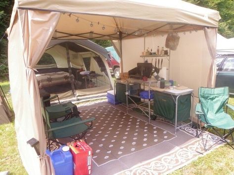 Festival Camping Setup, Coachella Camping, Zelt Camping, Camping Snacks, Camping 101, Camping Diy, Camping Hacks Diy, Kombi Home, Camping Set Up