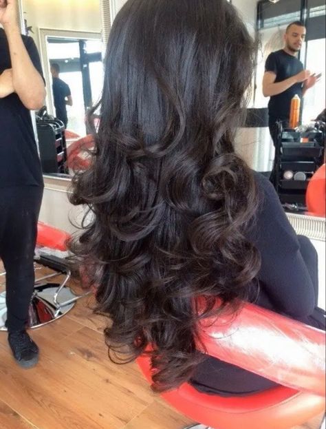 Best Layers For Long Hair, Long Hair Curled Ends, Straight Hair With Curled Ends, Layers On Wavy Hair, Lots Of Layers Long Hair, Curled Long Hair, Locs Undercut, Perfect Curly Hair, Grad Hair