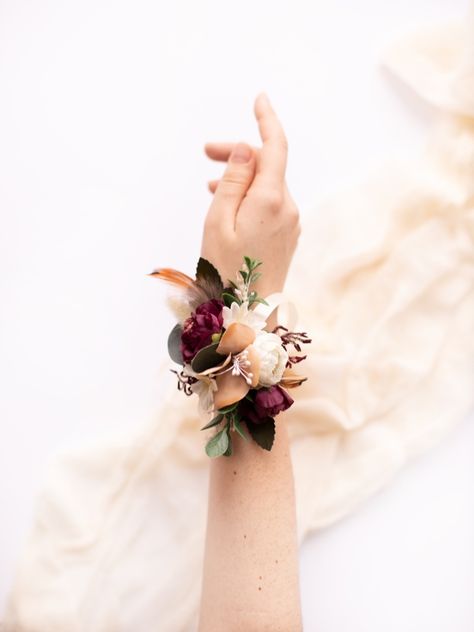 Bridal flower corsage, Boho wrist corsage, Maroon floral corsage, Bridesmaid wrist corsage, Wedding flower corsage, Purple wrist corsage Terracotta Wrist Corsage, Boho Wrist Corsage, Maroon And Gold Corsage, Autumn Wrist Corsage, Burgundy Wrist Corsage, Dried Flower Wrist Corsage Wedding, Corsage Bridesmaid, Bridesmaid Wrist Corsage, Corsage Purple