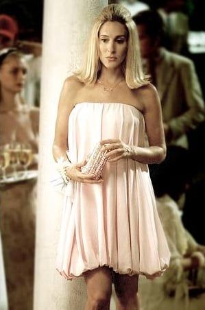 Carrie Bradshaw's 60 Most Memorable Outfits Carrie Bradshaw Dresses, Mood Palette, Hailey Rhode Baldwin, Carrie Bradshaw Outfits, Carrie Bradshaw Style, City Outfits, Bubble Dress, Sarah Jessica, Sarah Jessica Parker