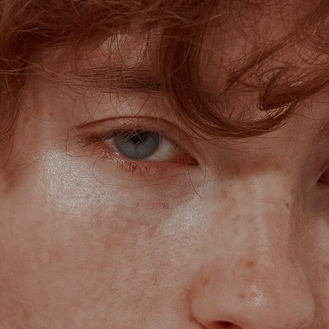 Ginger Hair Man Aesthetic, Ginger Freckles Aesthetic, Man Auburn Hair, Natural Red Hair Men, Ginger Haired Men, Red Hair Man Aesthetic, Ginger Long Hair Men, Cute Red Heads Guys, Red Head Boy Aesthetic