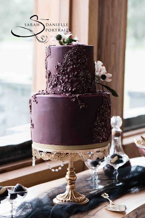 Deep Purple Wedding Cake, Moody Purple Wedding Cake, Small Goth Wedding Cake, Witch Wedding Cake, Dark Moody Wedding Cake, Dark Wedding Cake, Moody Wedding Cake, Plum Wedding Cake, Naked Wedding Cake Ideas