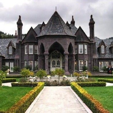 Gothic Mansion, Sonoma County California, Sonoma Valley, Cheap Wine, Wine Country California, Luxury Homes Dream Houses, Gothic House, 판타지 아트, California Travel