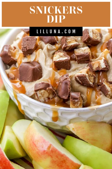 Once you try this brown sugar & cream cheese Snickers Dip, you'll never want to eat your apple slices any other way! It is irresistible. #snickerscaramelappledip #snickersdip #caramelappledip #snickers #caramelapples Snickers Apple Dip, Snickers Dip Recipe, Snickers Dip, Truffle Flavors, Cake Batter Truffles, Unique Diy Crafts, Caramel Truffles, Amazing Snacks, Homemade Chocolate Truffles