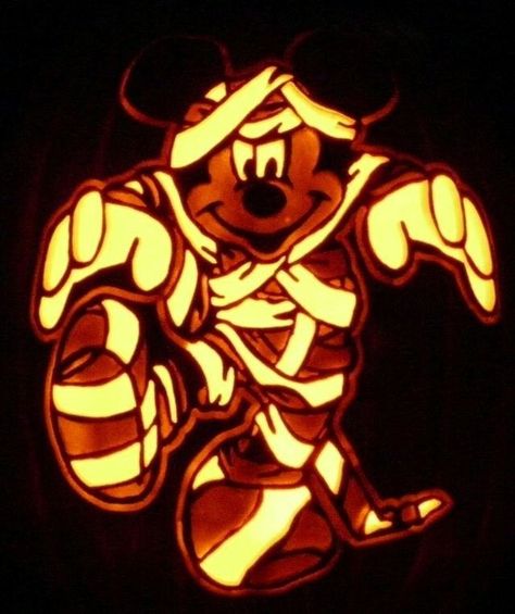 Pumpkin Sculpting, Pumpkin Patch Corn Maze, Mummy Pumpkin, Pumpkin For Halloween, Scary Halloween Pumpkins, Amazing Pumpkin Carving, Carved Pumpkins, Mickey Mouse Donald Duck, Pumpkin Carvings