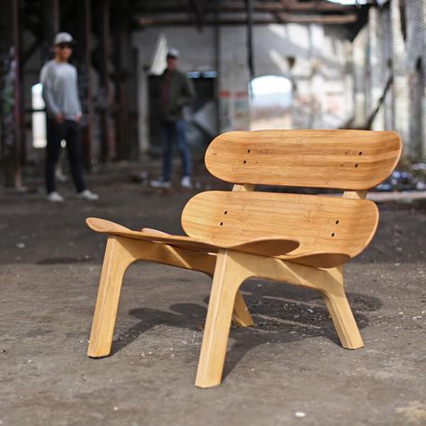 Skateboard Chair, Skateboard Room, Skateboard Furniture, Skateboard Decor, Furniture Design Chair, Wooden Projects, Skateboard Art, Recycled Crafts, Diy Wood Projects