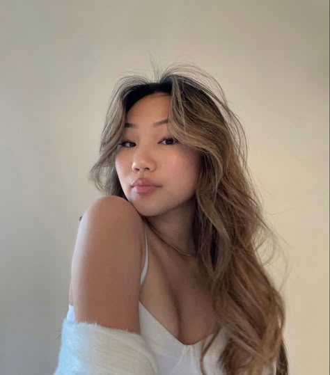 Asian Hair Inspo, Asian Brown Hair, Asian Hair Dye, Asian Hair Highlights, Balayage Asian Hair, Blonde Asian Hair, Hair Color Asian, Blonde Asian, Brown Hair Inspo