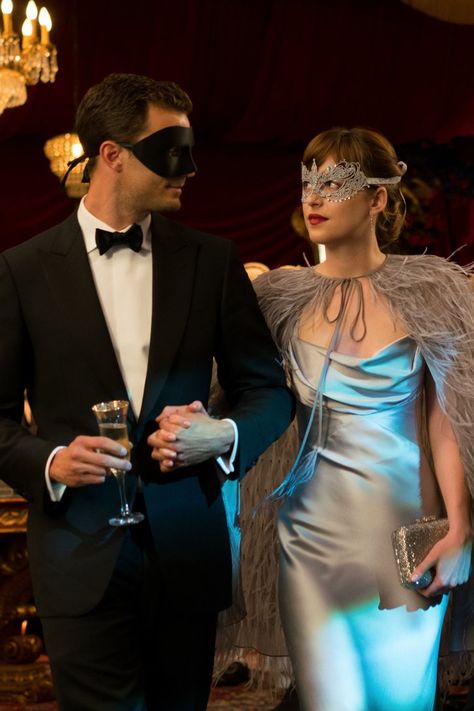 Royale Outfit Ideas, Casino Royale Outfit, Royale Outfit, Masquerade Party Outfit, Masquerade Ball Outfits, Masquerade Outfit, Latina Outfit, Fifty Shades Movie, Fifty Shades Darker