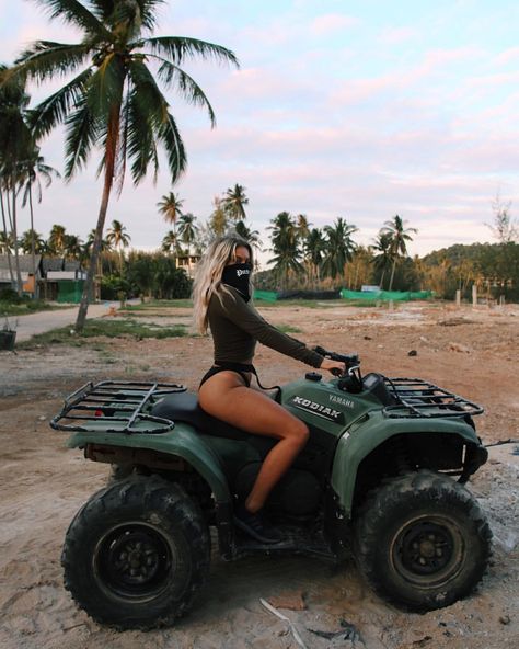 Atv Riding Outfit Vacation, Gina Lorena, Fanny Lyckman, Motocross Girls, Atv Riding, Koh Chang, 4 Wheeler, Motorcycle Girl, Riding Outfit