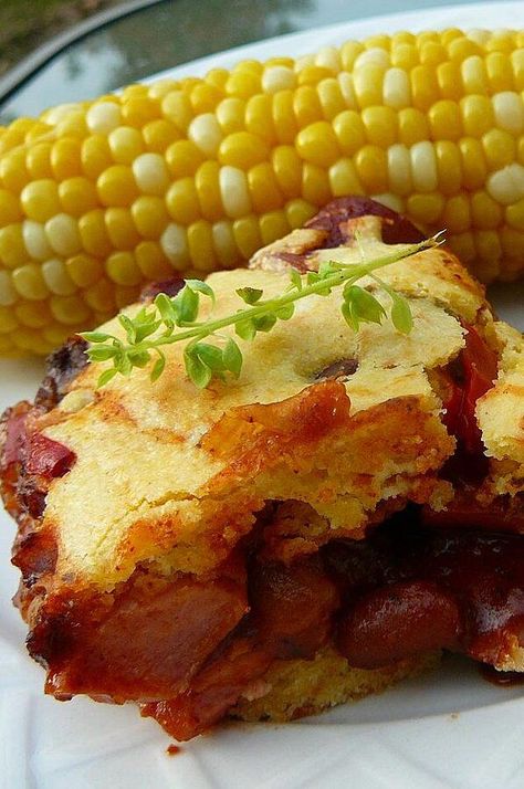 Chili Corn Dog Casserole | "This turned out great my son said it was the best. It will be in our rotation for sure." #dinnerideas #dinnerrecipes #familydinnerideas #casserole #casserolerecipes #hotdish Corn Dog Casserole, Beans And Weenies, Chili Dog Casserole, Chili With Beans, Beef Hot Dogs, Chili Dogs, Cornbread Recipe, Corn Dog, Taco Casserole