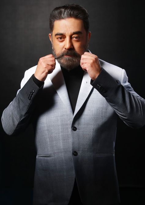 Kamal Hassan, Kamal Haasan, Woman Artwork, Black Woman Artwork, Love Couple Images, Couple Images, Actor Photo, Gallery Frame, Black Women