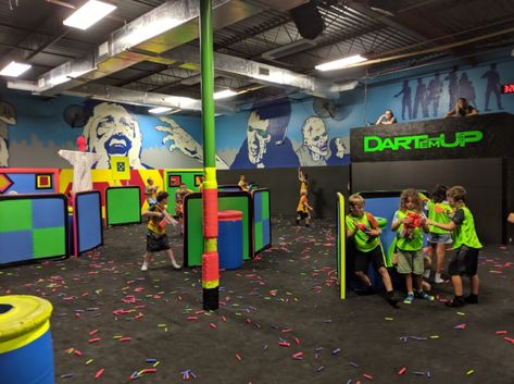 Indoor Nerf Battlefield, Summer Outside Activities, Arena Design, Dude Birthday Party, Recess Time, Indoor Play Centre, Nerf Birthday Party, Party Zone, Nerf Party